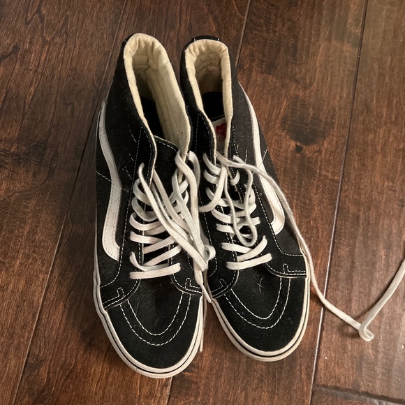 Vans - Picture 1 of 3